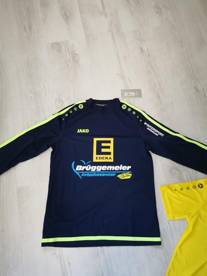 Neue Trikots für die F2
