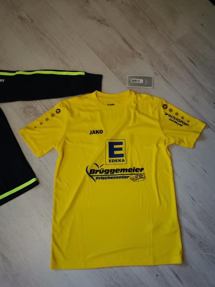 Neue Trikots für die F2
