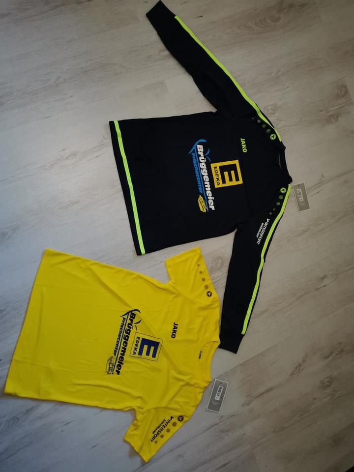 Neue Trikots für die F2