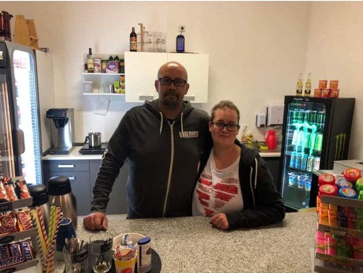Familie Zier verabschiedet sich aus dem Kiosk am Sportplatz