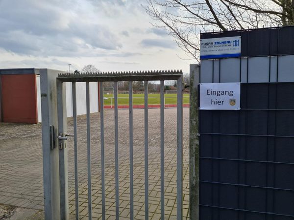 Haupteingang am Sportplatz bis auf Weiteres gesperrt
