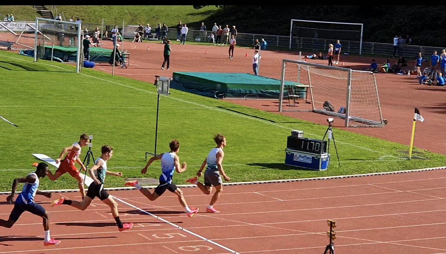 Jonathan Ophardt knackt den Vereinsrekord über 100 m der Jugend U16  -    damit auf Platz 9 in Deutschland !