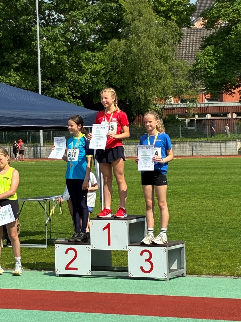 Prall gefülltes Wochenende für die Nieukerker Leichtathleten